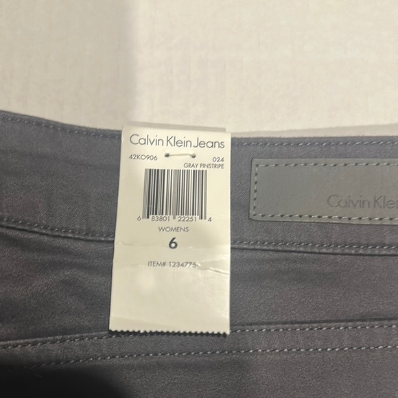 NWT Calvin Klein jeans Dark Gray Pantsw multiple pockets and zipper front - Picture 8 of 12